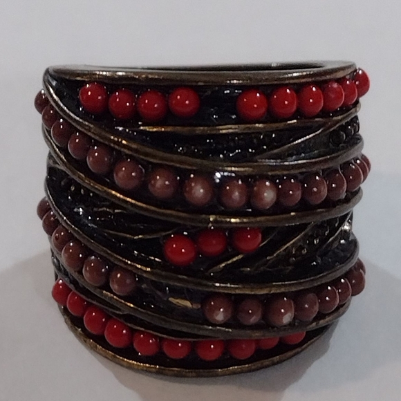 Elegant Red Beaded Ring - Picture 4 of 10